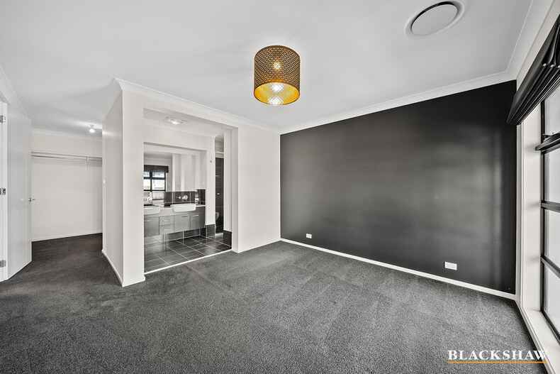 28  Garraway Crescent Googong