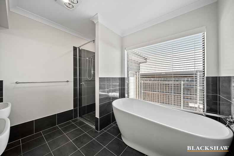 28  Garraway Crescent Googong