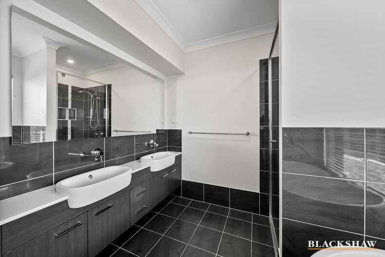 28  Garraway Crescent Googong