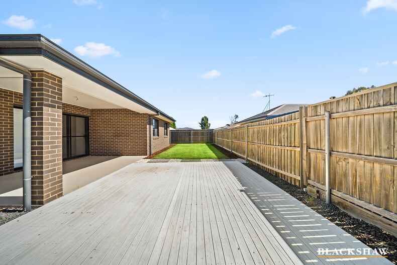 28  Garraway Crescent Googong