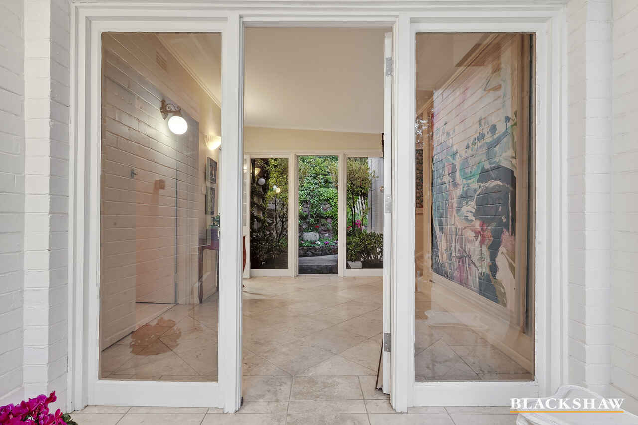 14 Gawler Crescent Deakin