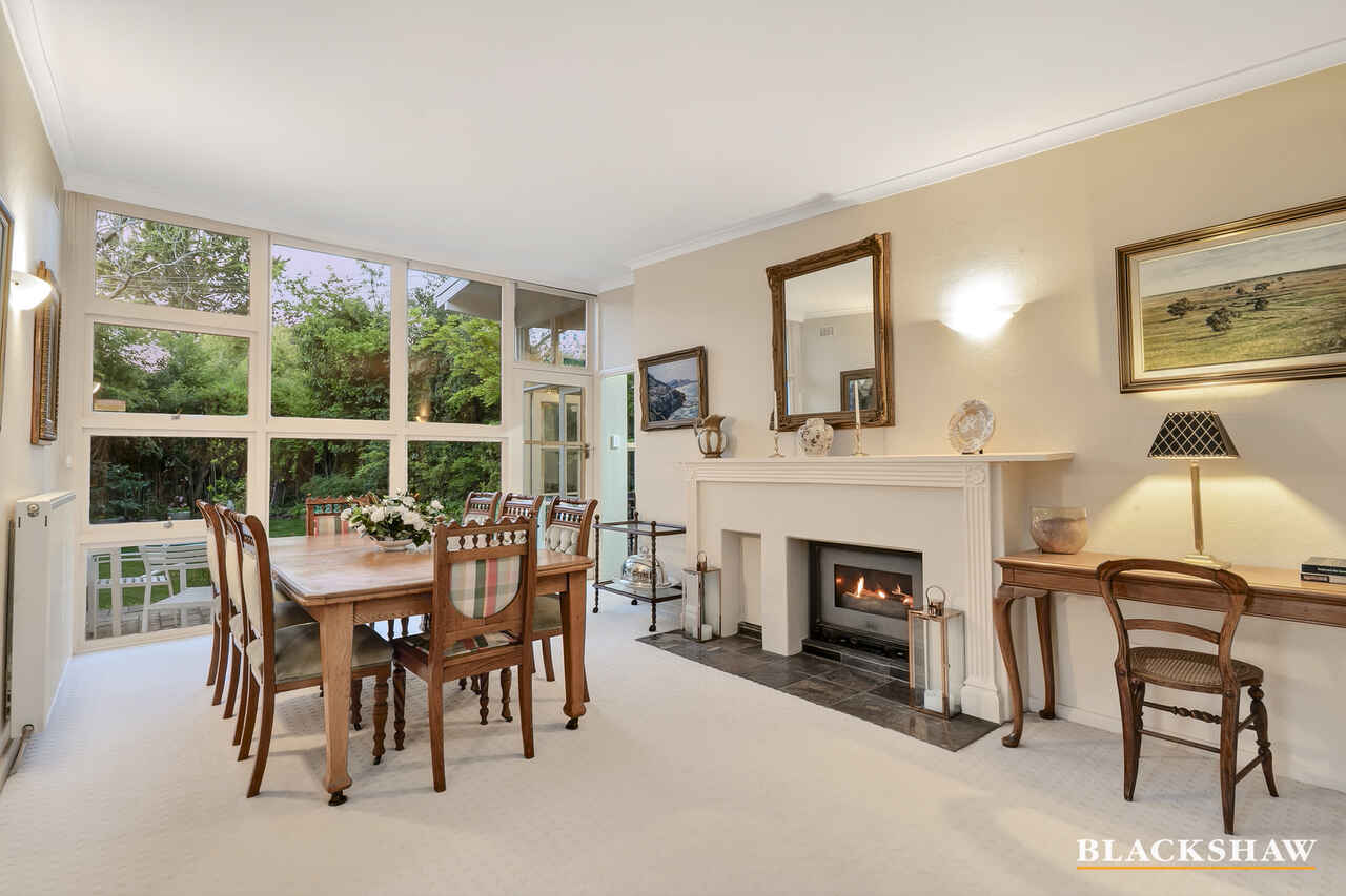 14 Gawler Crescent Deakin