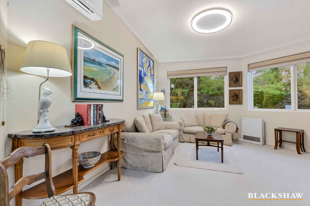 14 Gawler Crescent Deakin