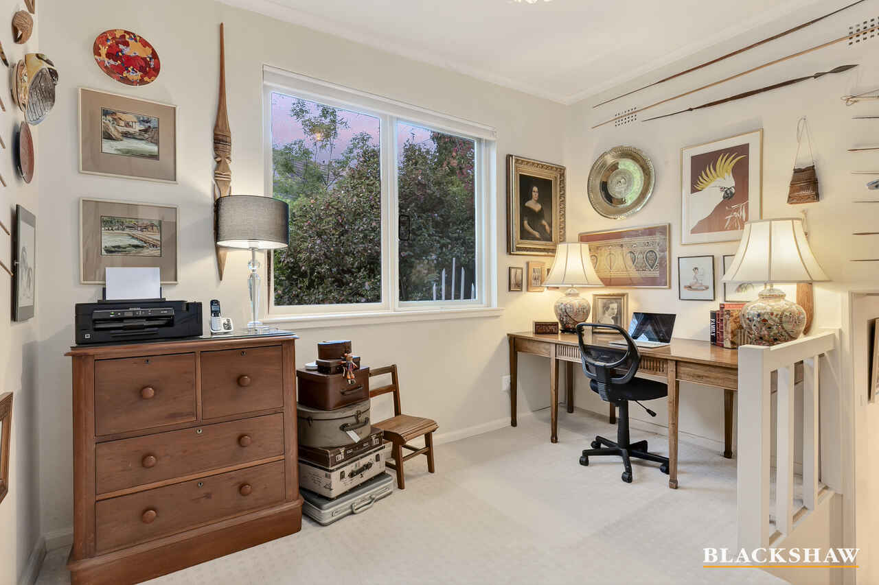 14 Gawler Crescent Deakin