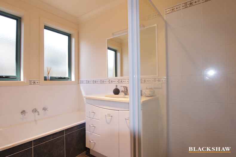 35 Unwin Avenue Jerrabomberra