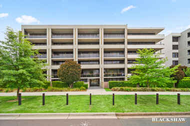 99/32 Blackall Street Barton