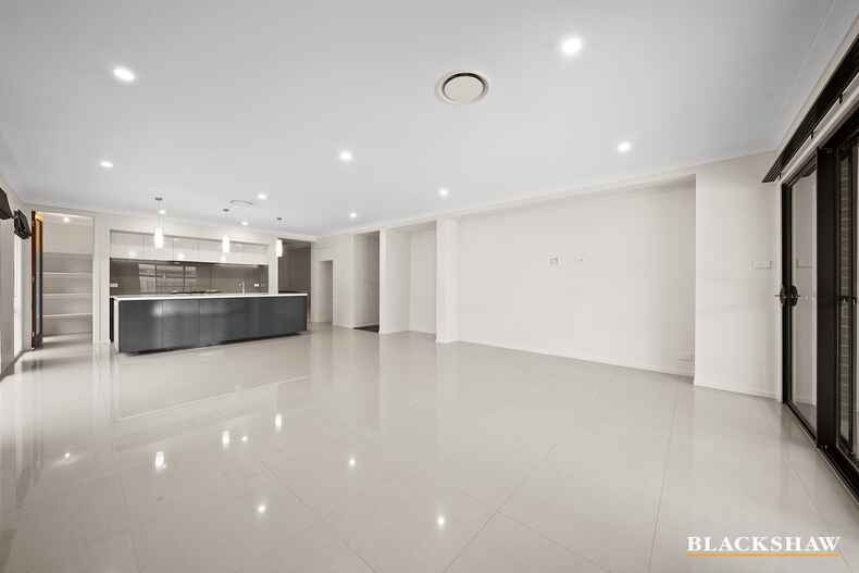 28  Garraway Crescent Googong