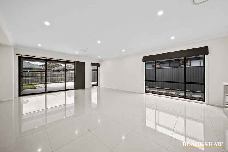 28  Garraway Crescent Googong