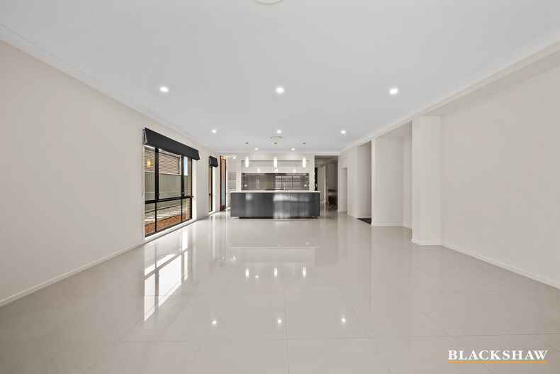 28  Garraway Crescent Googong