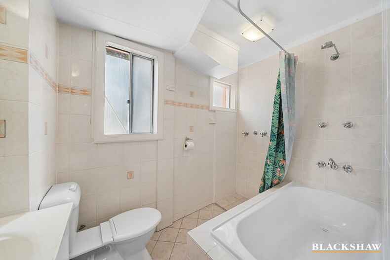 2/17 Campbell Street Queanbeyan