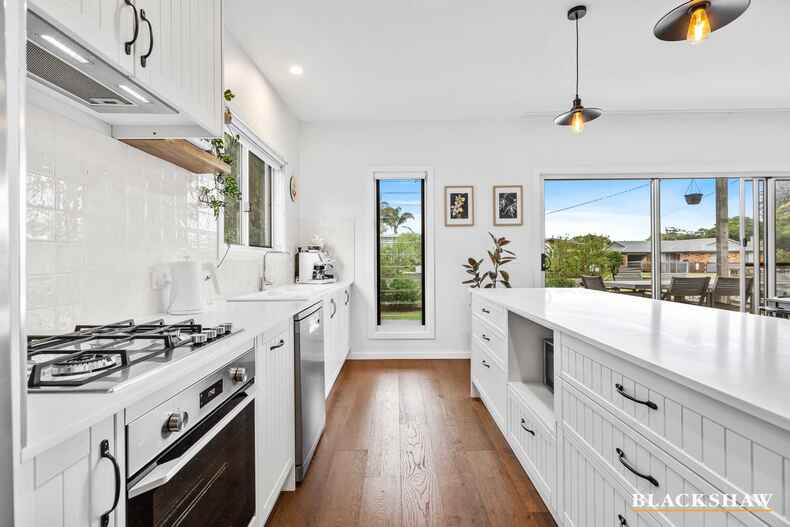 14 Deakin Parade Tomakin 14 Deakin Parade Tomakin