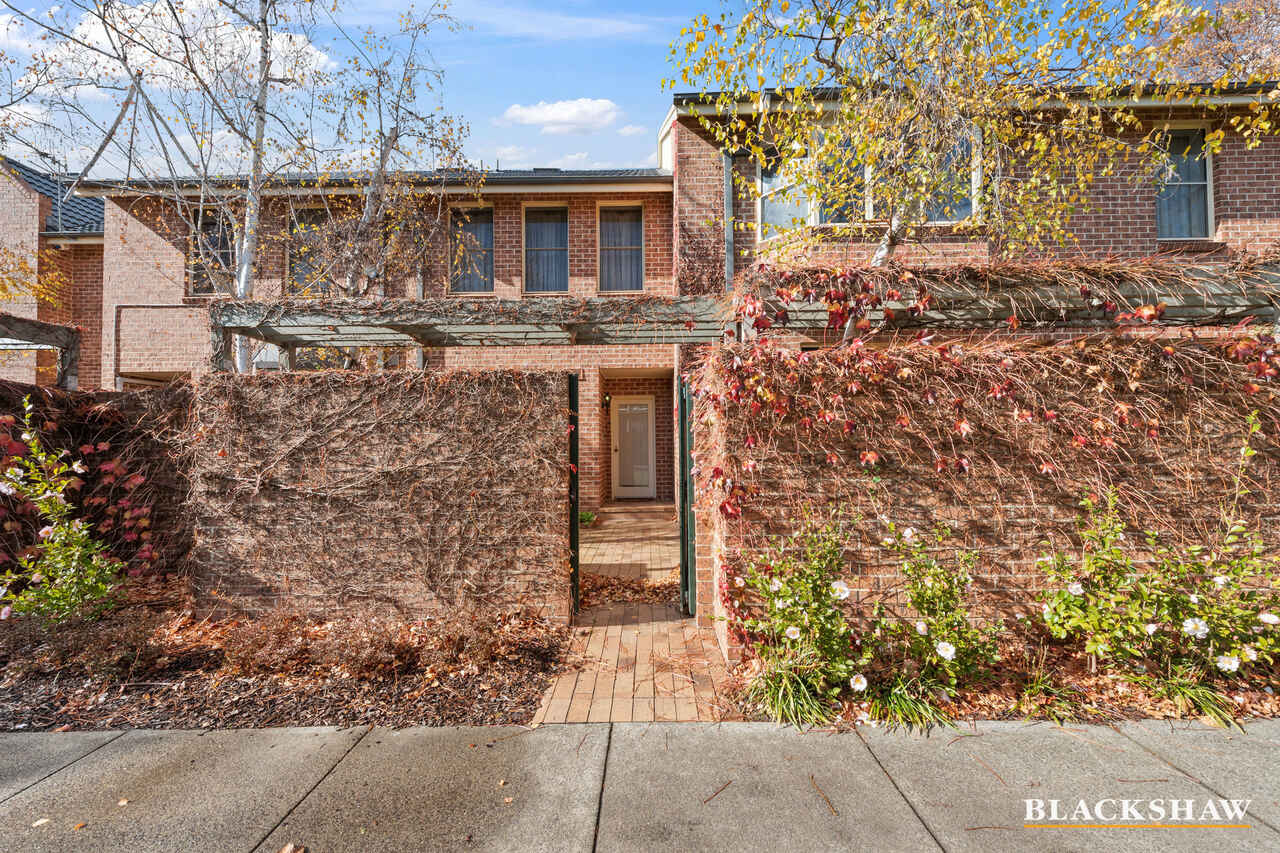 8/3 Ovens Street Griffith