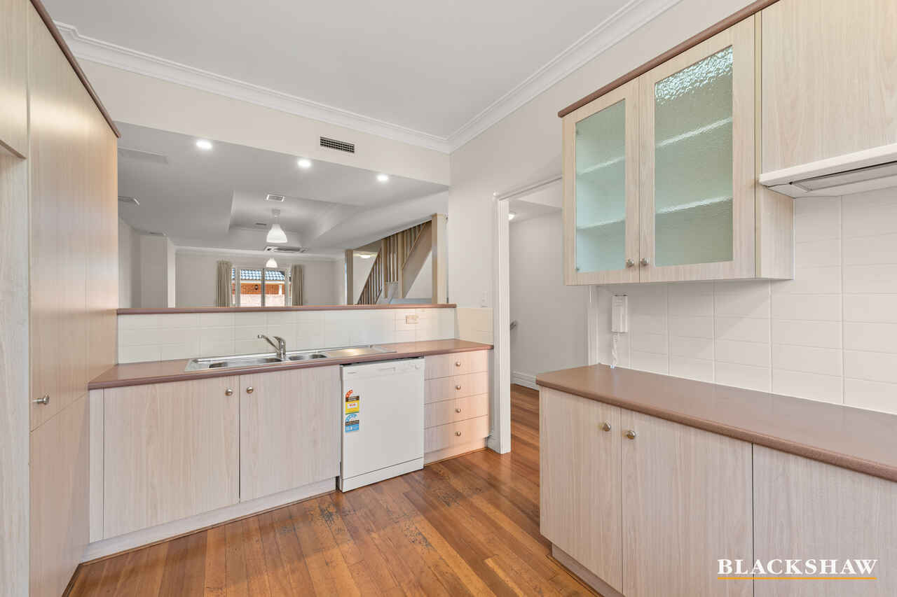8/3 Ovens Street Griffith