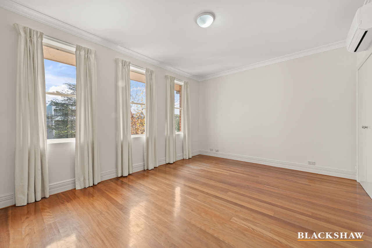 8/3 Ovens Street Griffith