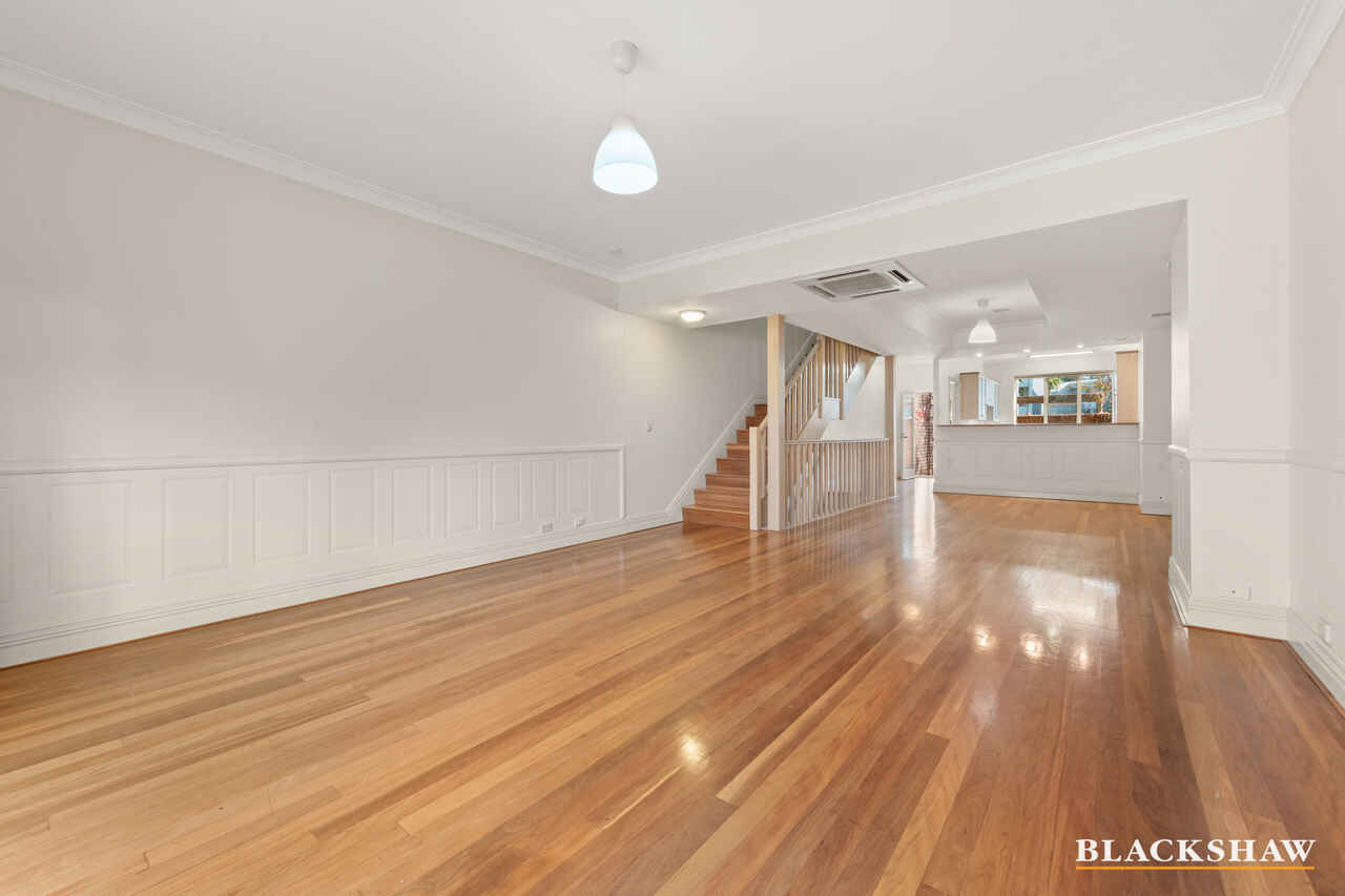 8/3 Ovens Street Griffith