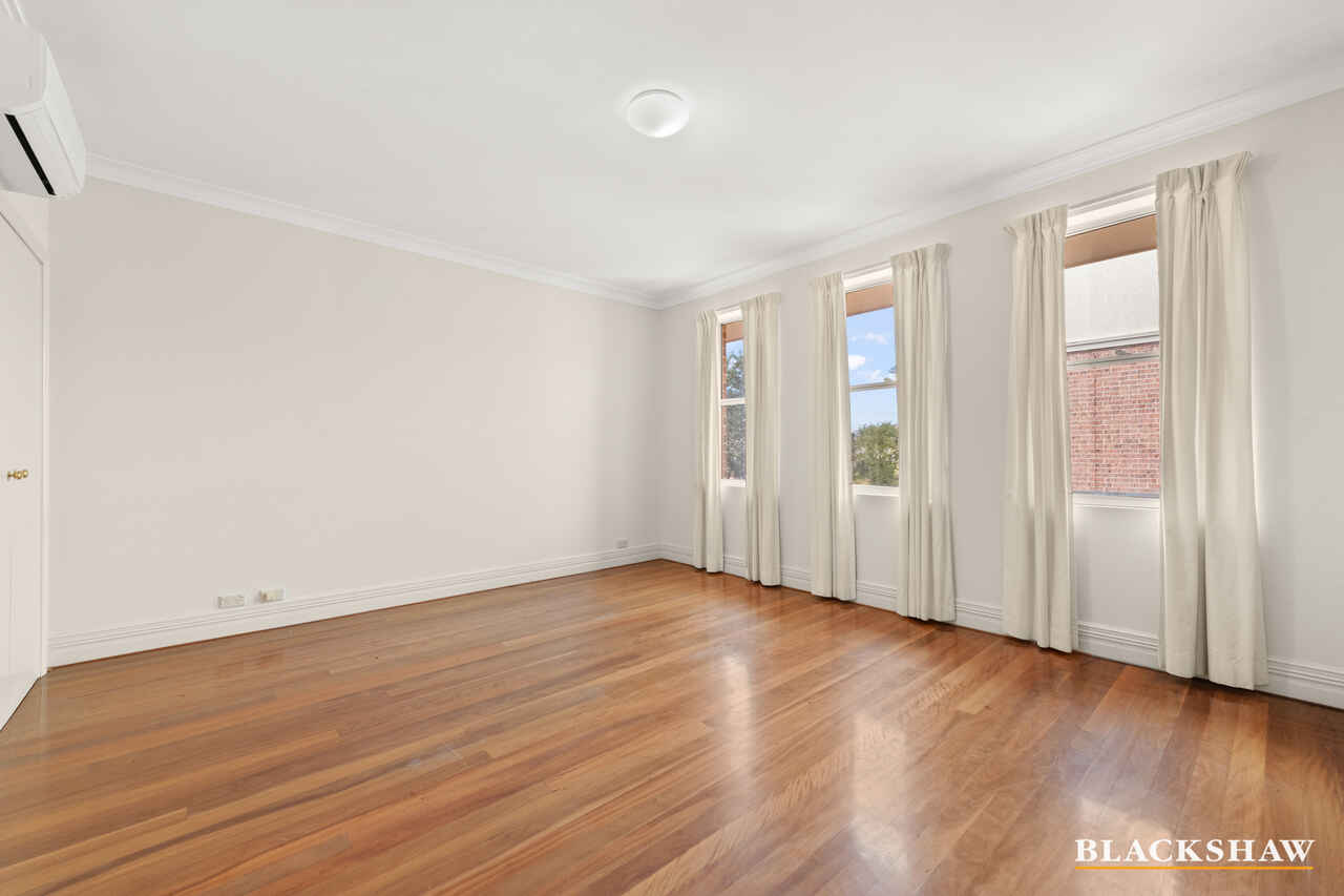 8/3 Ovens Street Griffith