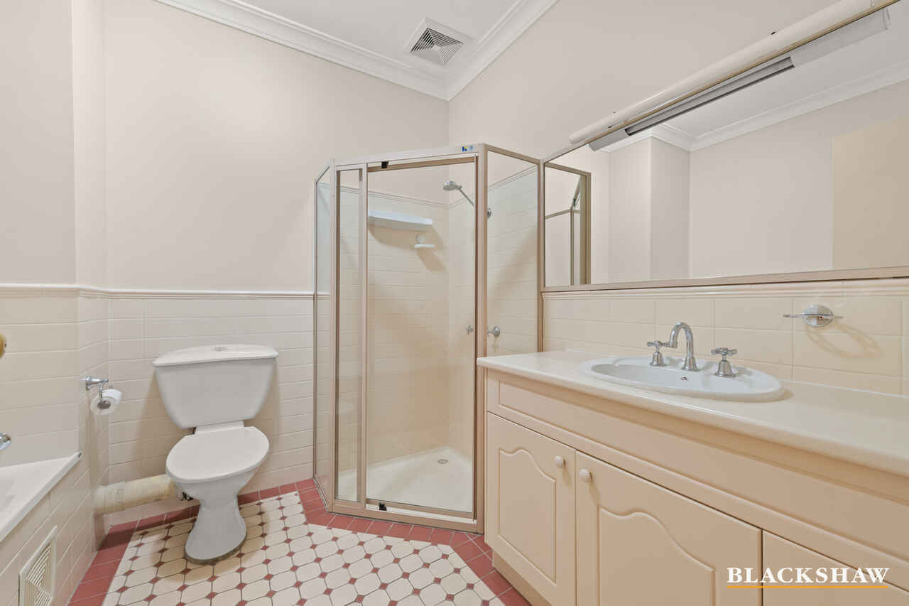 8/3 Ovens Street Griffith