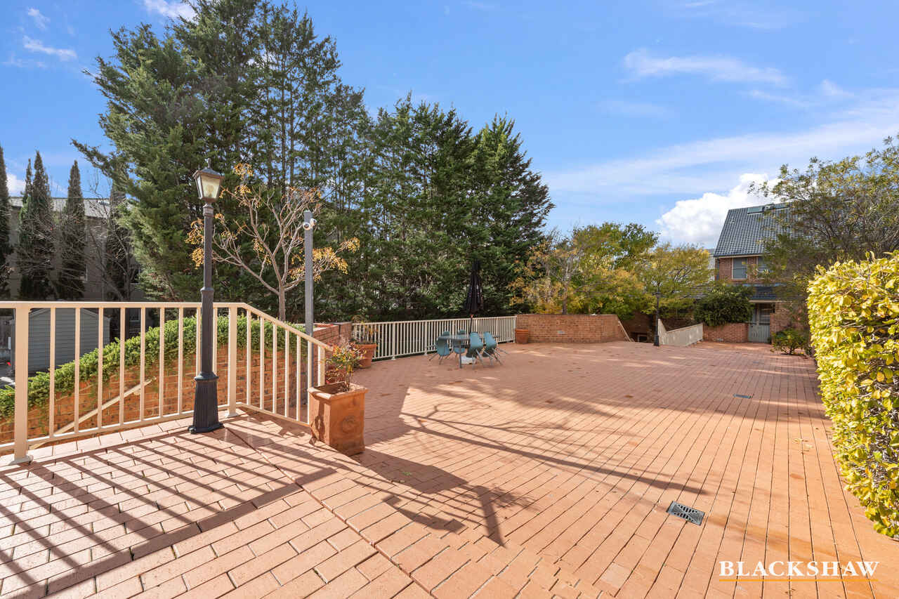 8/3 Ovens Street Griffith