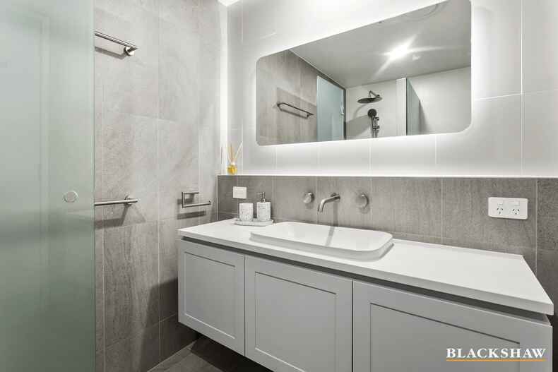 21/1 Lady Nelson Place Red Hill