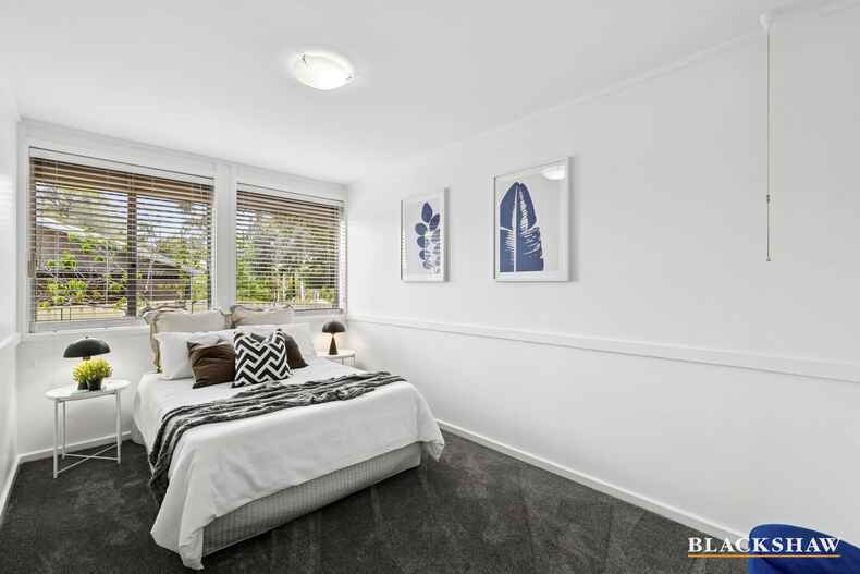 33 Sanderson Close Flynn