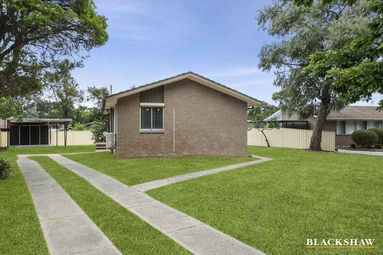 33 Sanderson Close Flynn