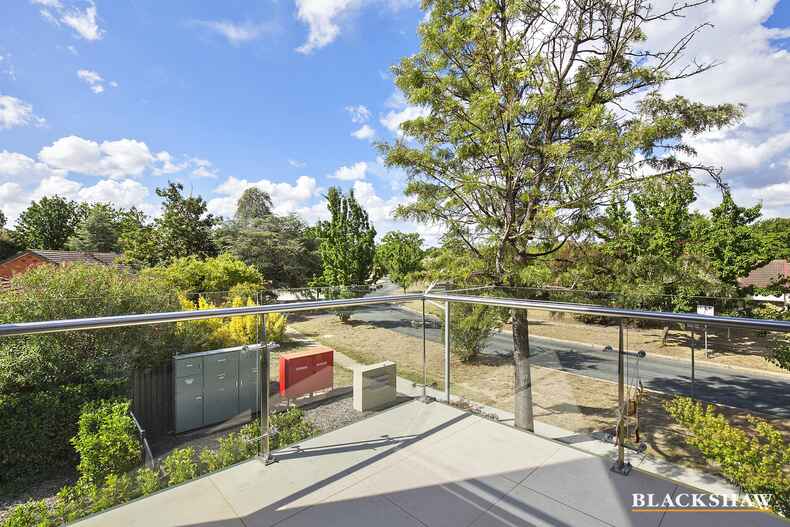 12/27 Berrigan Crescent O'Connor