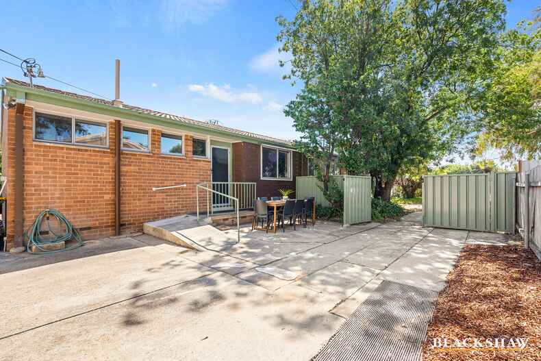 84 Chirnside Circuit Kambah