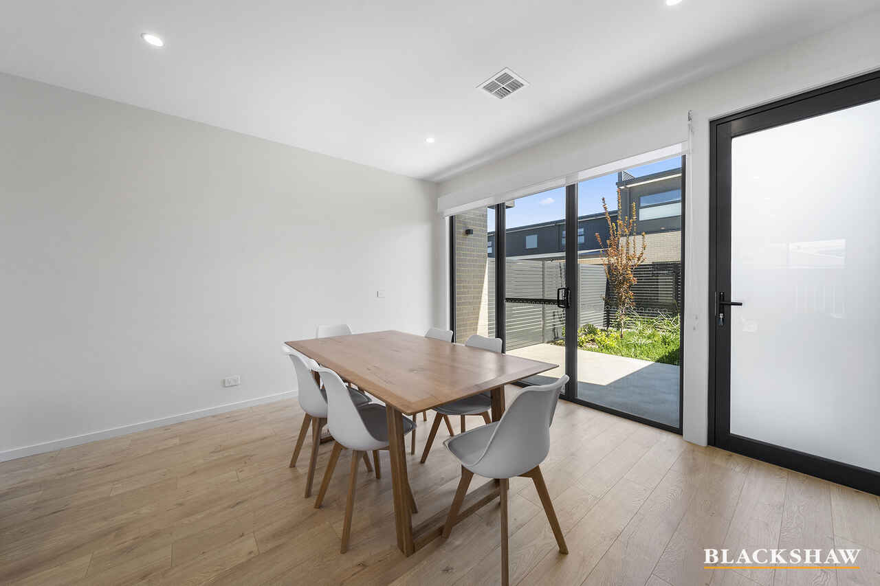 9/2 Mary Street Googong