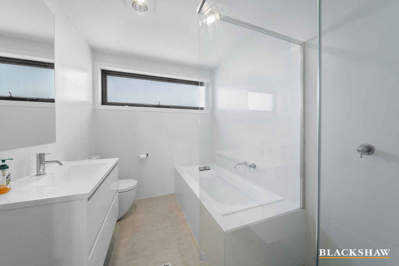 9/2 Mary Street Googong