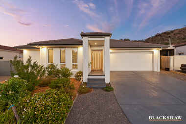 9 Booderee Place Banks