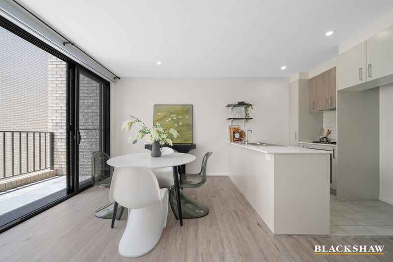 44/135 Easty Street Phillip