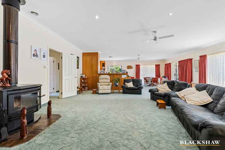 18   Angophora Place Catalina