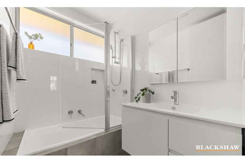 8 Graham Street Macgregor