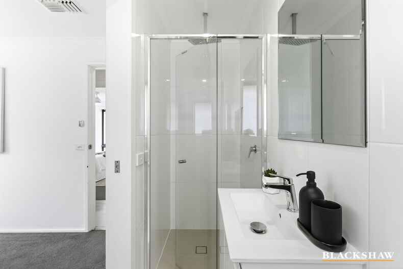 8 De Smet Place Fraser