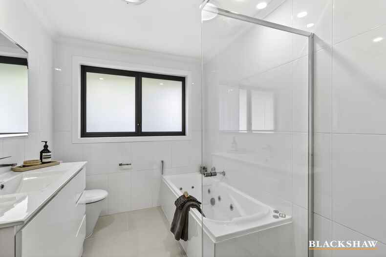 8 De Smet Place Fraser