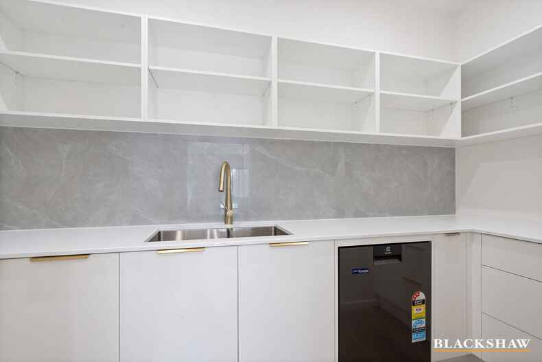 196 Robin Boyd Crescent Taylor