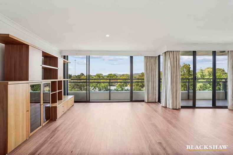 405/2 Marcus Clarke Street City