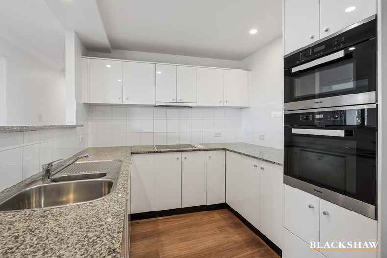 405/2 Marcus Clarke Street City