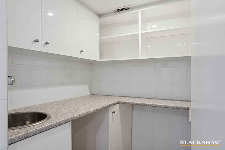 405/2 Marcus Clarke Street City