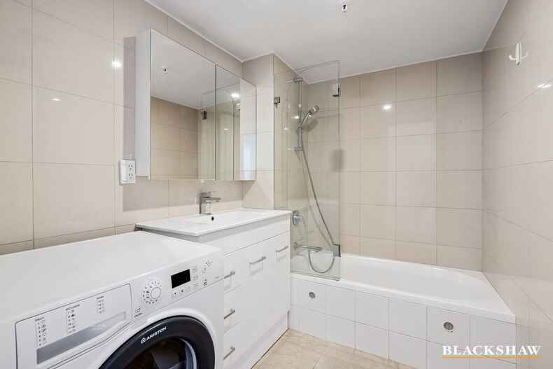 405/2 Marcus Clarke Street City