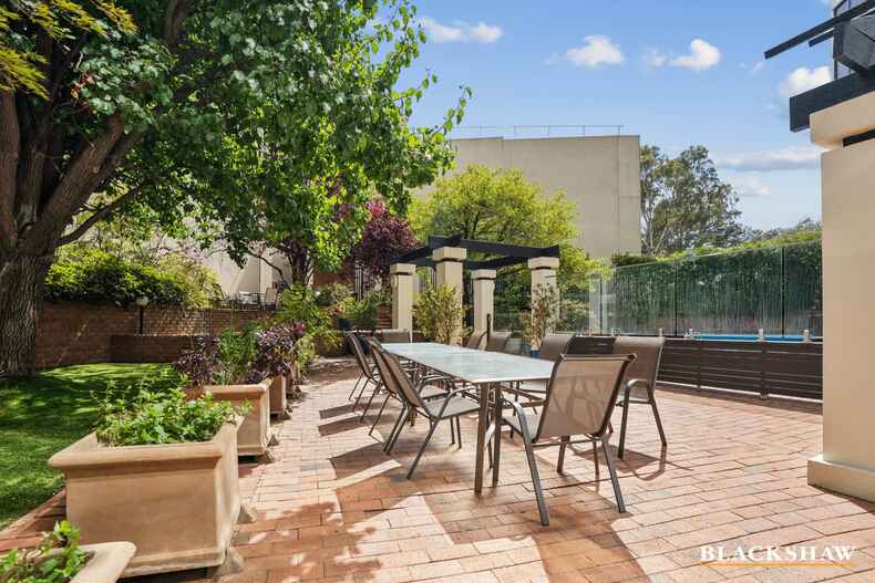 405/2 Marcus Clarke Street City