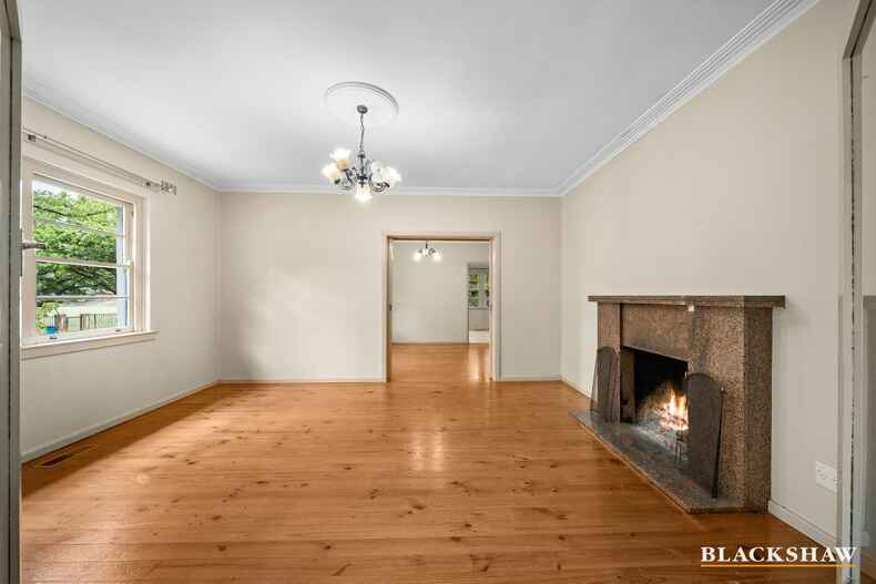 9 Blaxland Crescent Griffith