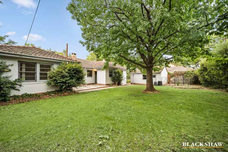 9 Blaxland Crescent Griffith