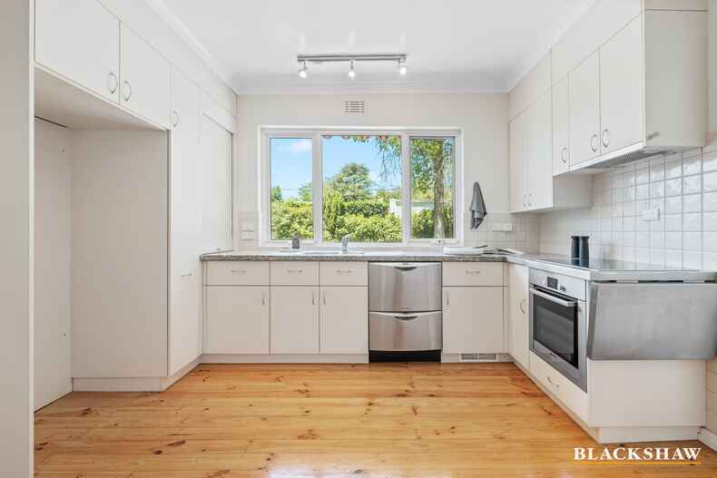 15 Golden Grove Red Hill