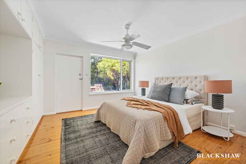 15 Golden Grove Red Hill