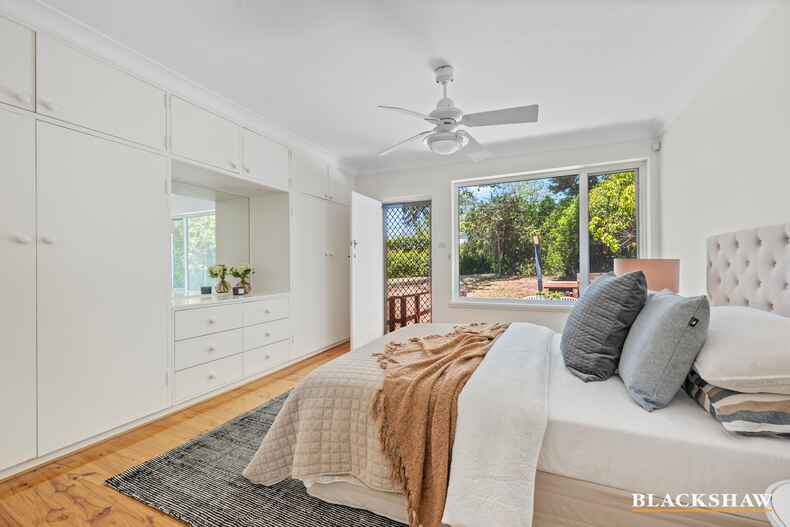 15 Golden Grove Red Hill