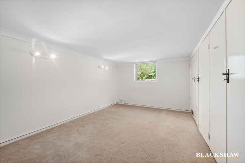 15 Golden Grove Red Hill