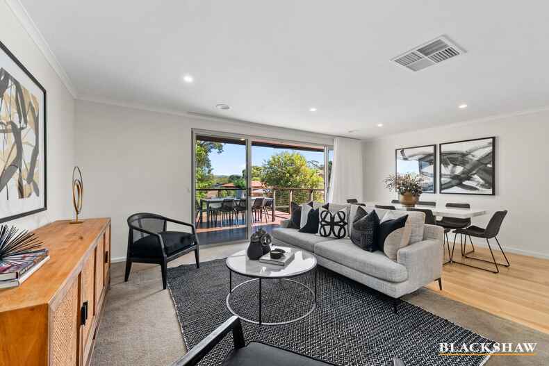 22 Nunan Crescent Oxley