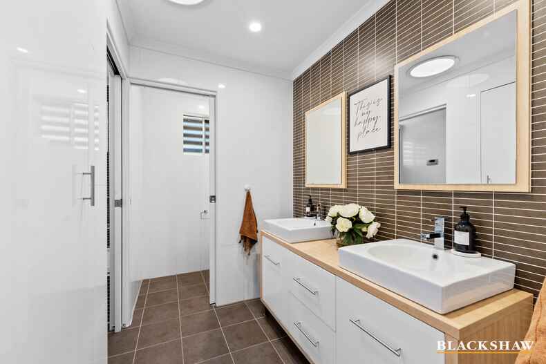 22 Nunan Crescent Oxley