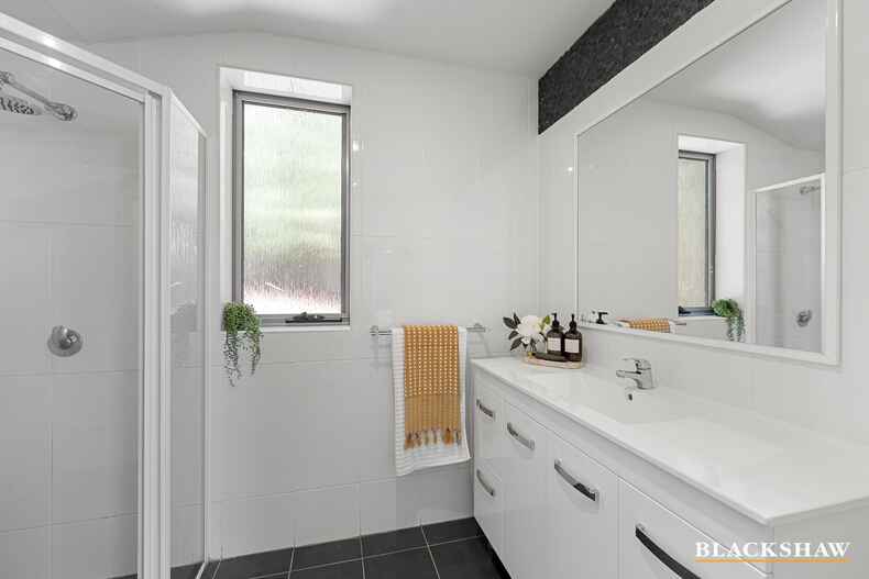 22 Nunan Crescent Oxley